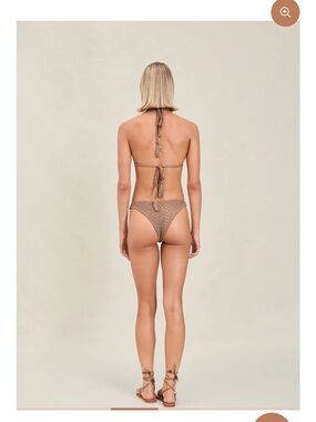 Devon Windsor Lola bottom